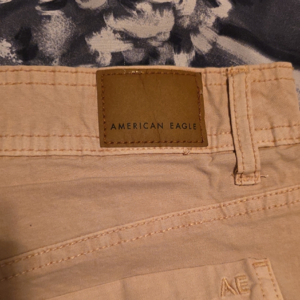 American Eagle Outfitters Tan Women's Cargo Shorts - Picture 4 of 4